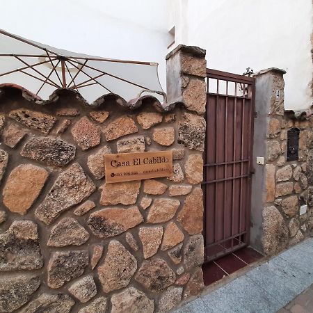 Villa Casa con patio y chimenea en Piedralaves Exterior foto